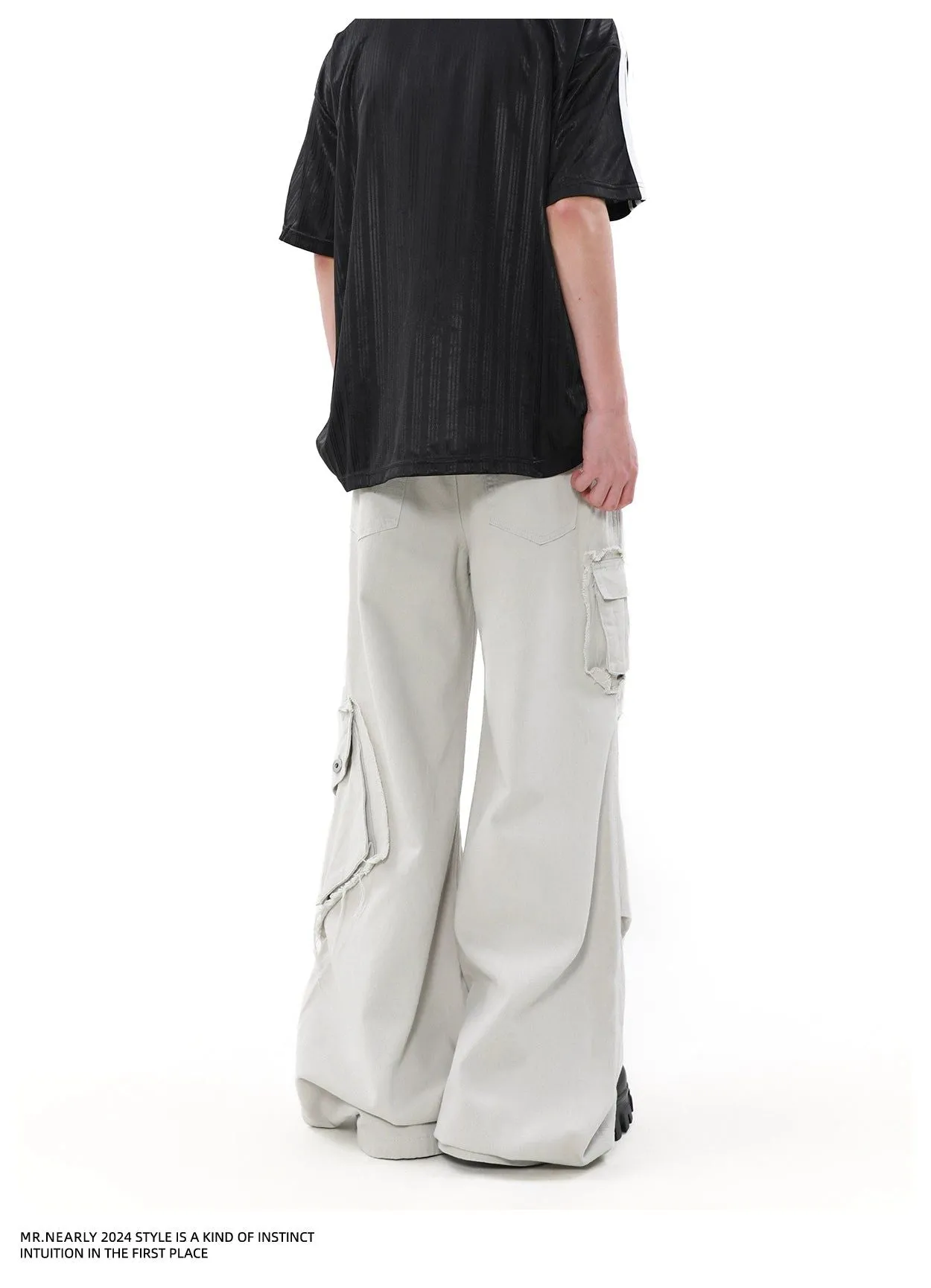 Asymmetric Pocket Pleated Cargo Pants