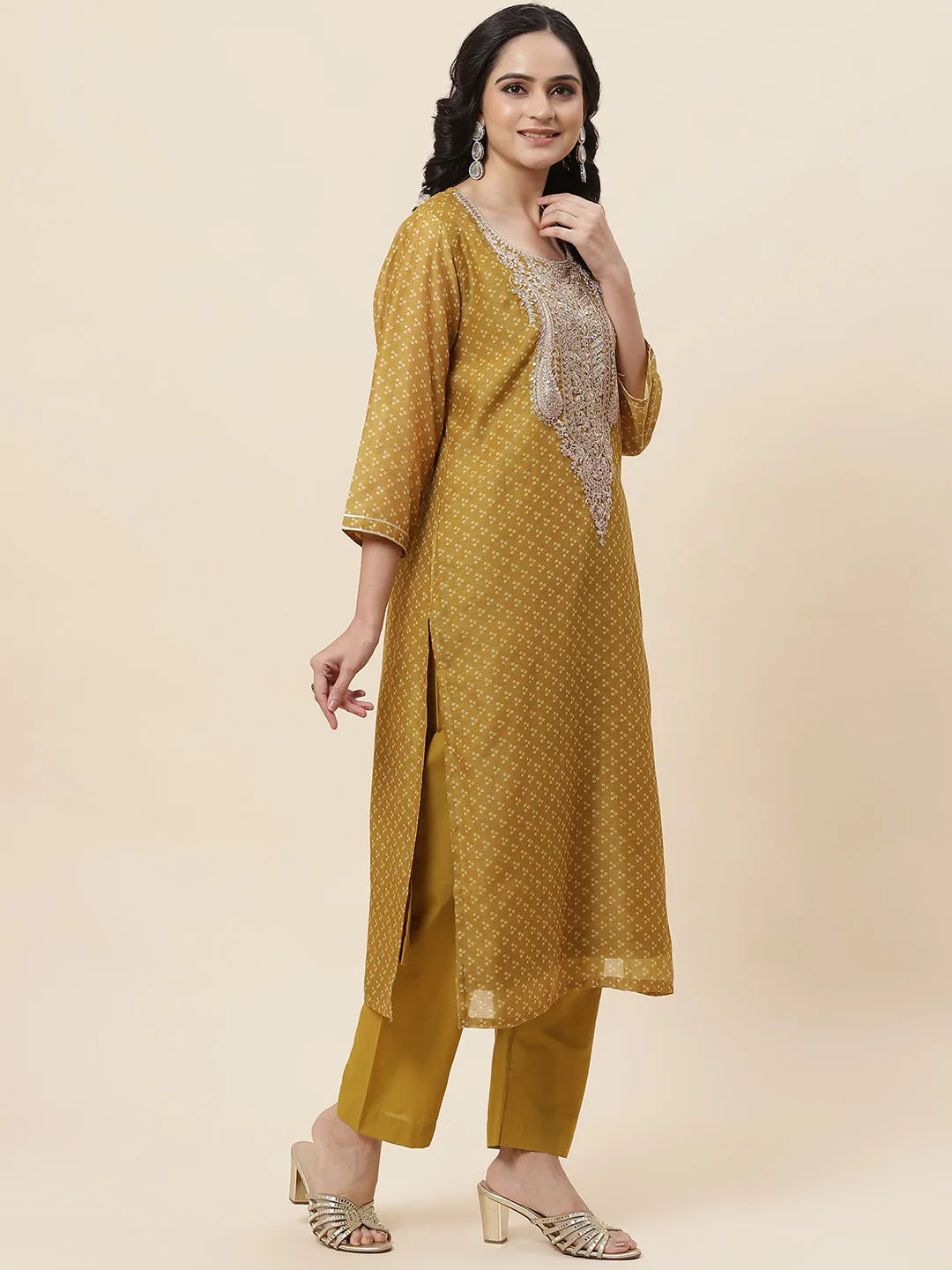 Bandhani Printed Chanderi Kurta With Pants & Dupatta