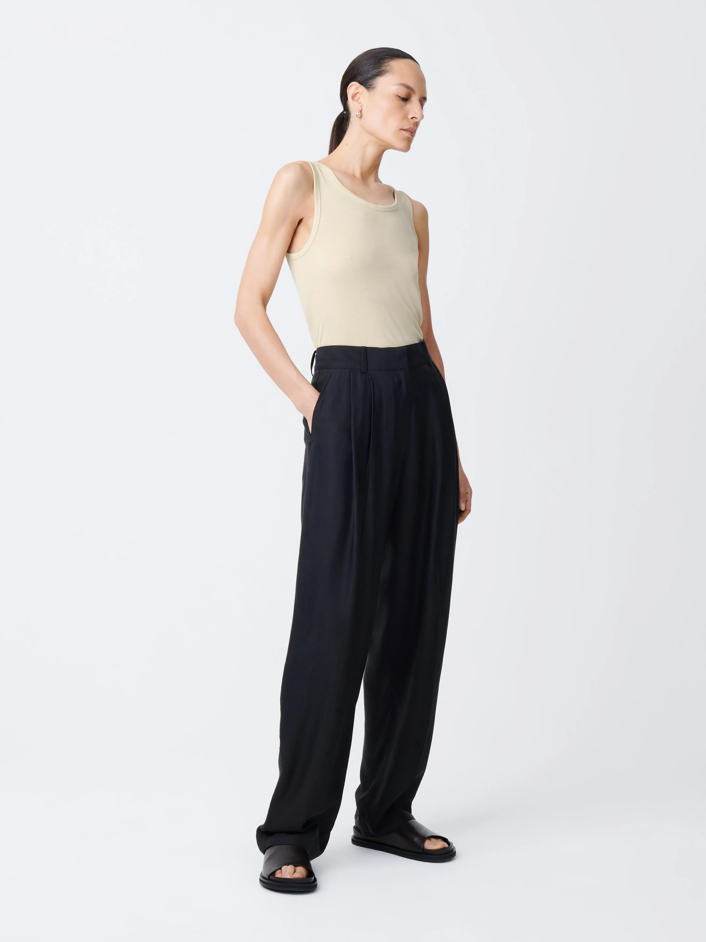 Sperro Pant in Darkest Navy